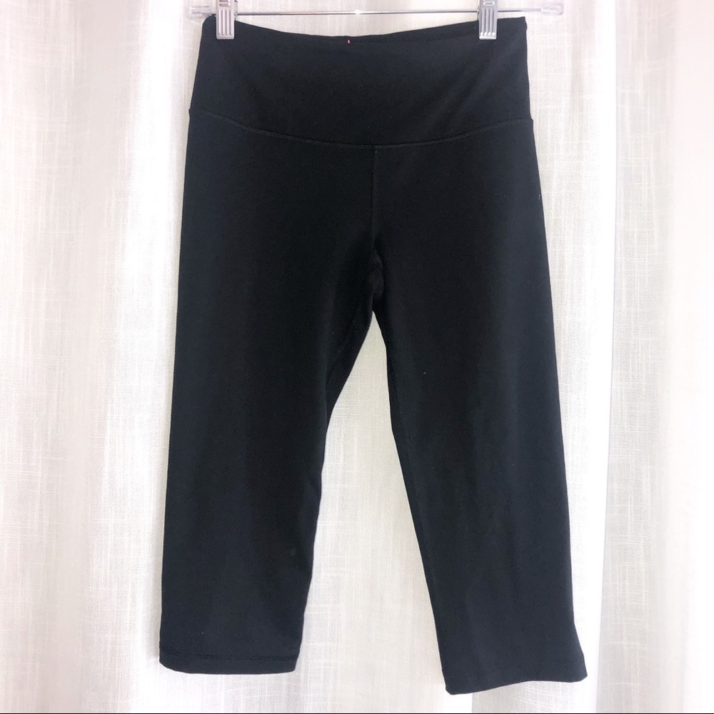 VICTORIA’S SECRET SPORT- Capri Legging- Size XS